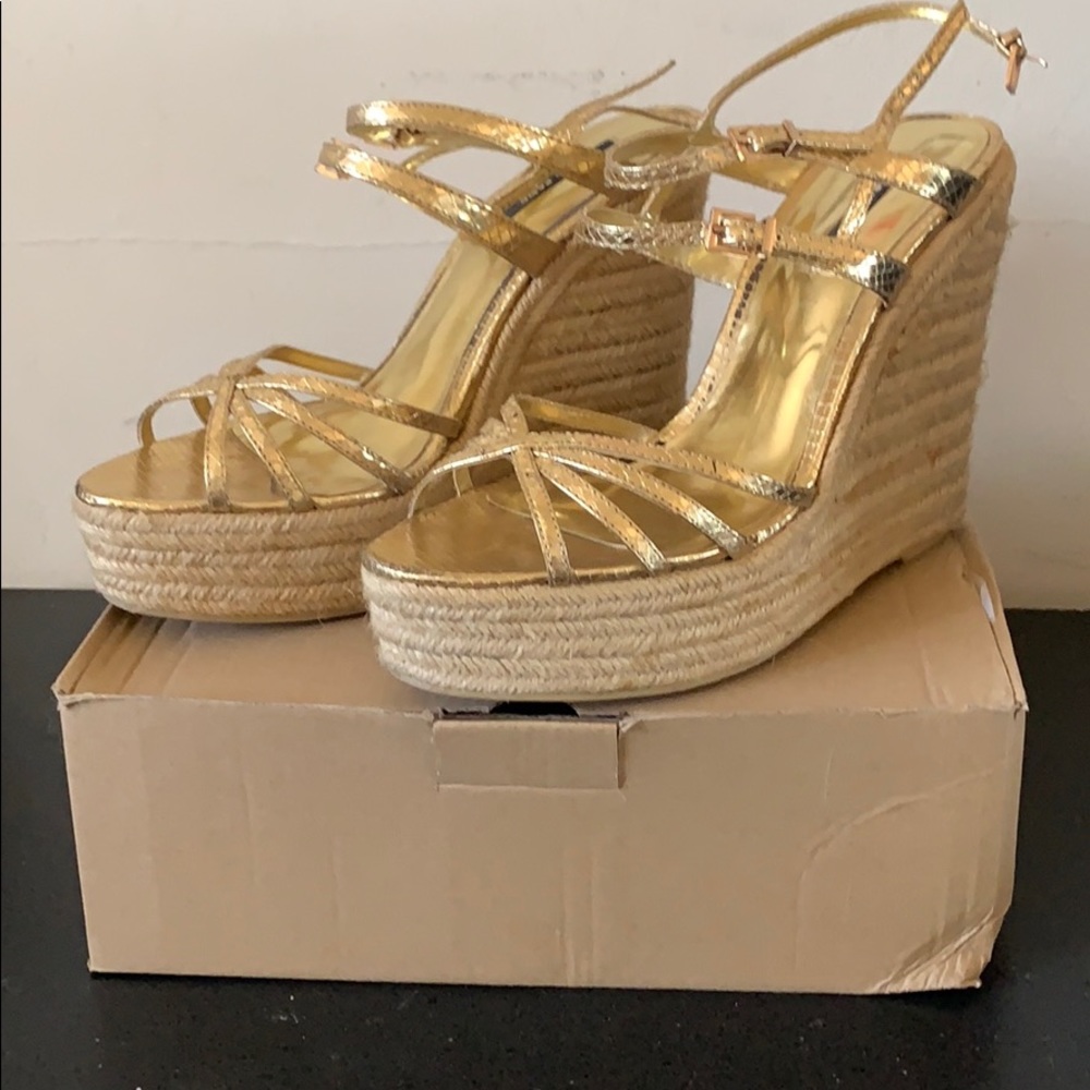 woman’s shoes